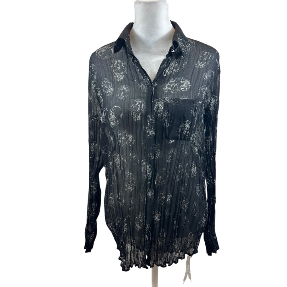 Ladies Rock & Republic Black Sheer Skull Print Button Down Shirt Size Small